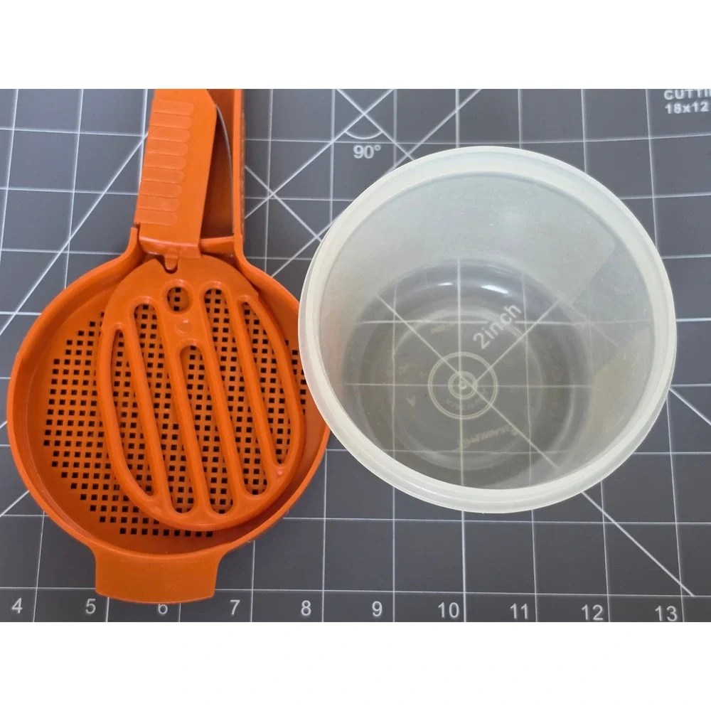 Vintage Tupperware Flour Sifter Orange 1493-8 Squeeze Handle Kitchen Tool USA